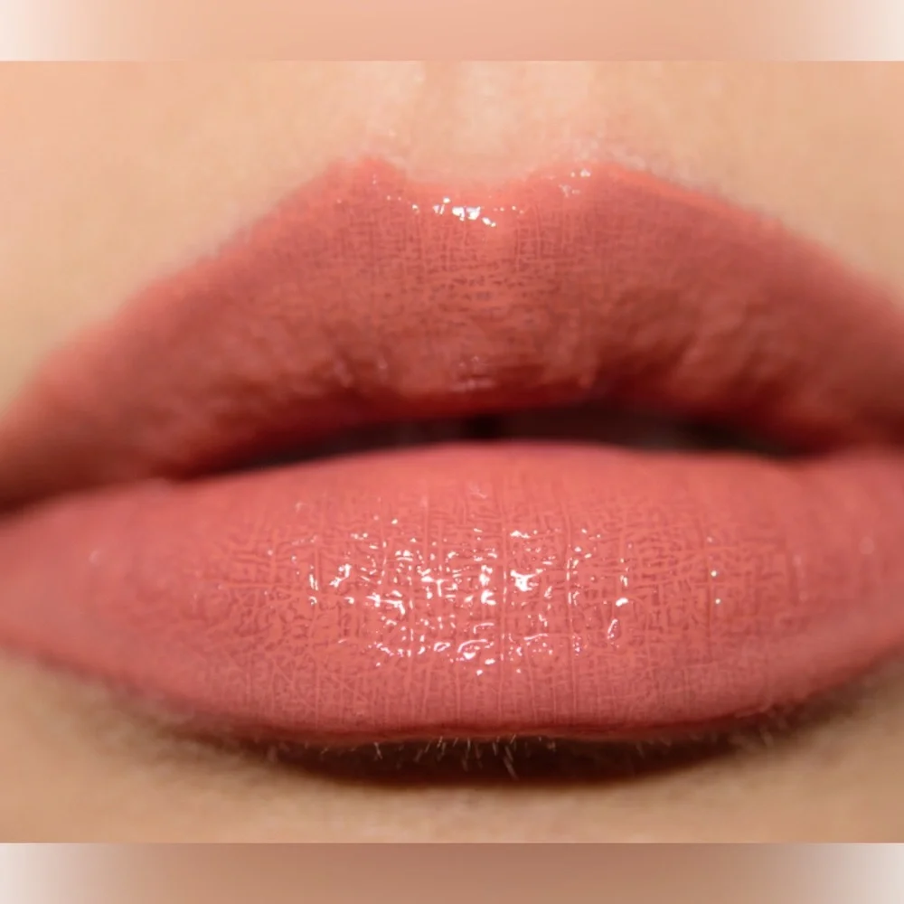 MAC LUST LIPGLASS. NEW IN BOX.